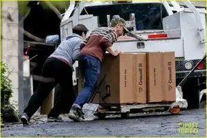 Taşınmadan Önce Komşulara Bilgi Vermek Gerekli mi? : Kapak Görseli